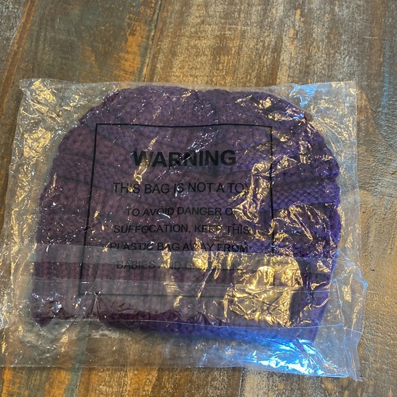 C.C kids knit beanie - Picture 4 of 4